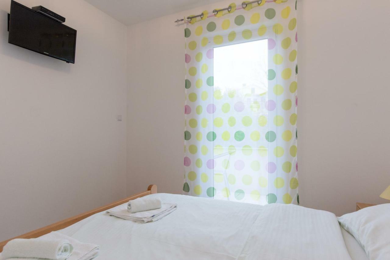 Apartments Karen 크르크 외부 사진