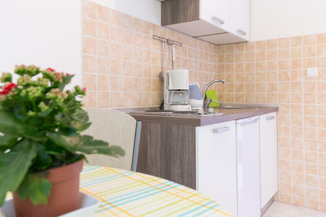 Apartments Karen 크르크 외부 사진