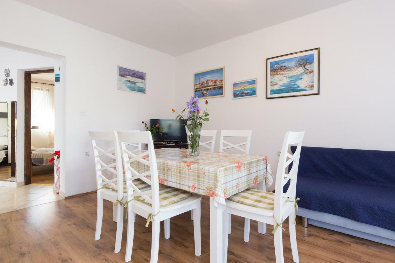 Apartments Karen 크르크 외부 사진