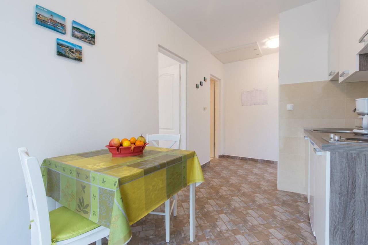 Apartments Karen 크르크 외부 사진