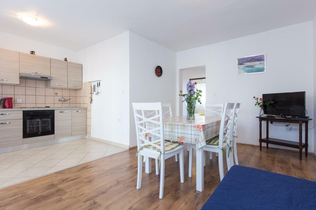 Apartments Karen 크르크 외부 사진