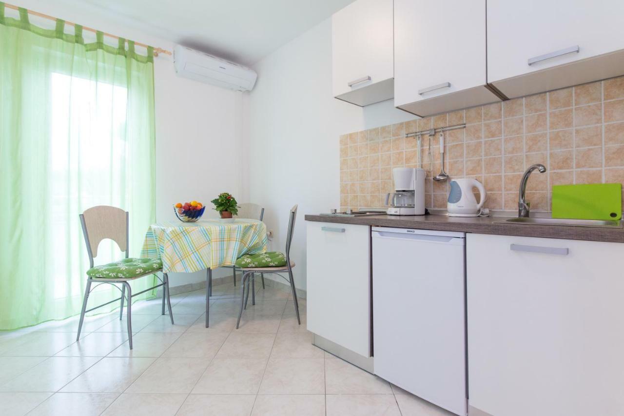 Apartments Karen 크르크 외부 사진